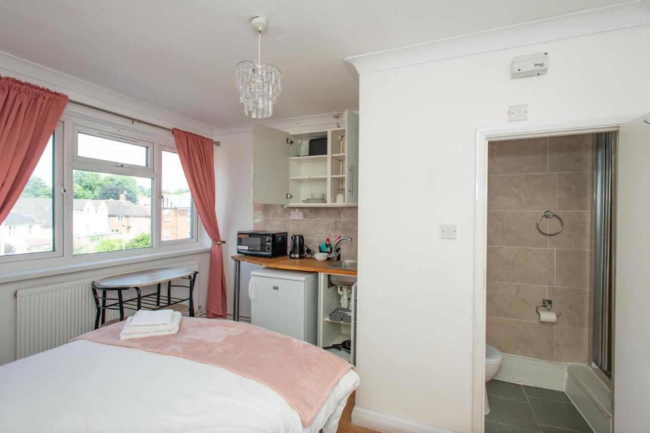 Modern Studio Apartments In Bromley, Greater London Near Tesco And Sundridge Park Station Екстер'єр фото